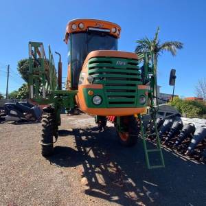 PULVERIZADOR AUTOPROPELIDO MODELO GLADIADOR 2300, MARCA STARA