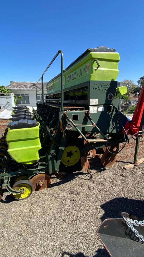 PLANTADEIRA MODELO HYPER PLUS 9/6, MARCA KF