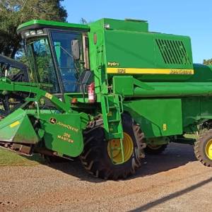 Colheitadeira John Deere 1175