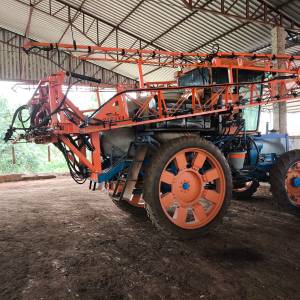 Autopropelido Ford 6610 e Jacto