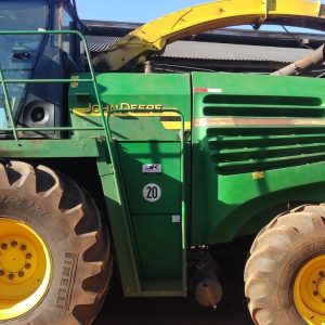 Forrageira Automotriz John Deere 7400