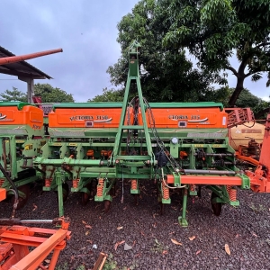 Plantadeira Stara Victoria 7x50 ou Tandem 14.