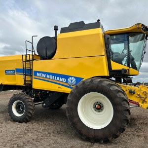 Colheitadeira New Holland TC 5.90.