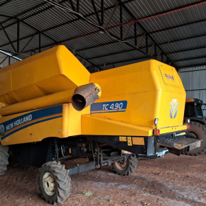 Colheitadeira New Holland TC 4.90