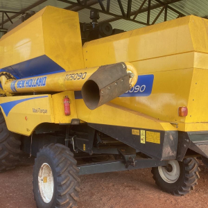 Colheitadeira New Holland TC 5090