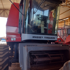 Colheitadeira Massey Ferguson MF 32