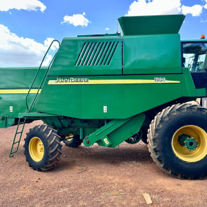 Colheitadeira John Deere 1550