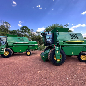 Colheitadeira 1450 e 1550 John Deere