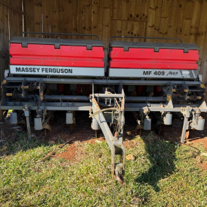 Plantadeira Massey Ferguson  MF409