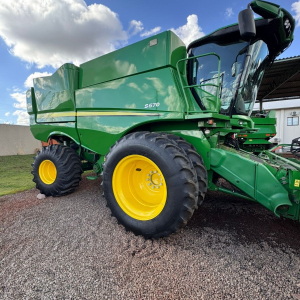 Colheitadeira John Deere s670