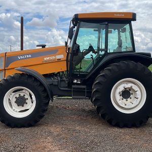 Trator Valtra BM 125