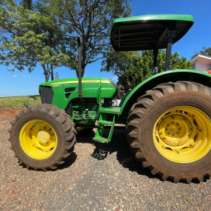 Trator John Deere 5085e