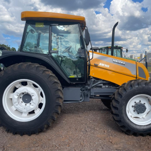 Trator Valtra BM 100