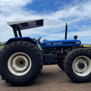 Trator New Holland 7630