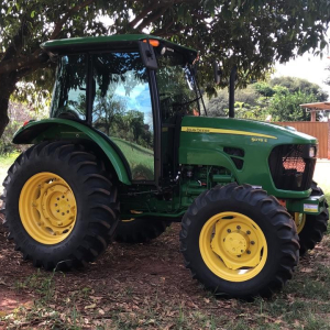 Trator John Deere 5078e Turbo