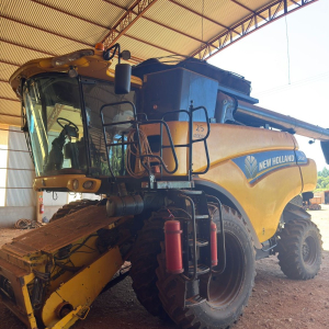 Colheitadeira New Holland CR 5.85 