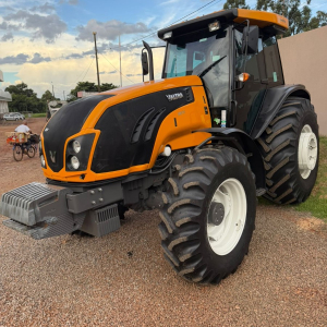 Trator Valtra BM 135
