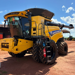 COLHEITADEIRA NEW HOLLAND CR 8.90