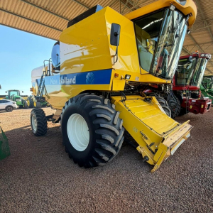 Colheitadeira New Holland TC 5090