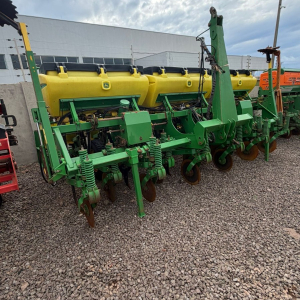 Plantadeira John Deere 1111