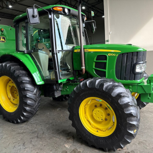 Trator John Deere 6100j