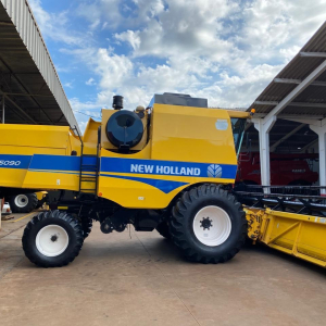 Colheitadeira New Holland TC 5090